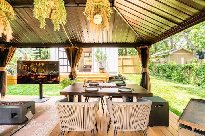 Private chef dining setup at a Mansions & Co property